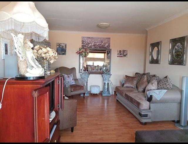 2 BEDROOM TOWNHOUSE FOR SALE IN RANDPOORT